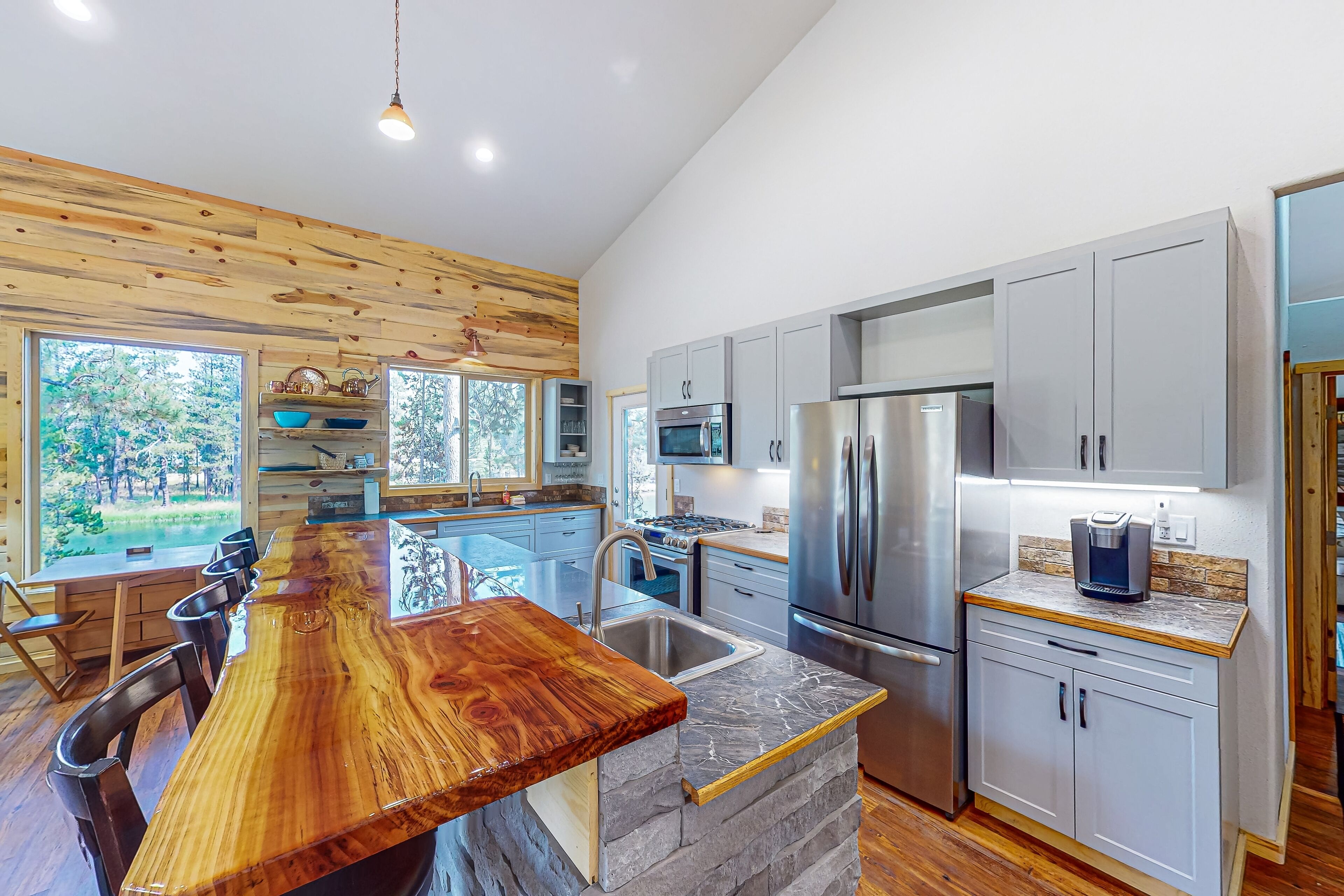 ثلاجة، ميكروويف، فرن، موقد طهي مسطح