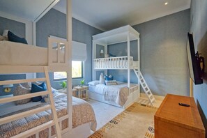 6 bedrooms, WiFi, bed sheets
