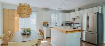 Stuart Cottage: Walk to downtown + Sleeps 8