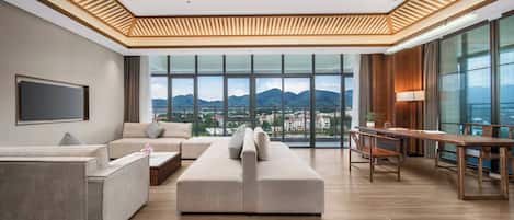 Room, 2 Bedrooms, Lake View