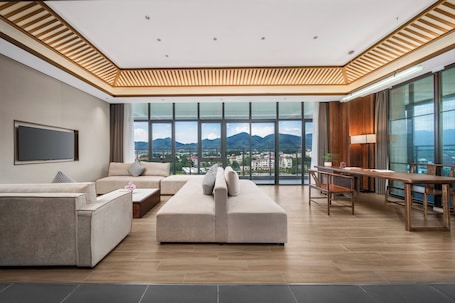 Room, 2 Bedrooms, Lake View