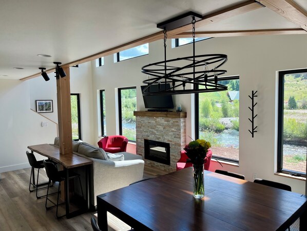 Interior - Beautiful Views on the Animas river in Silverton (Silverton)