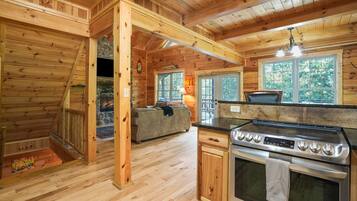 Coffee/tea maker, cookware/dishes/utensils