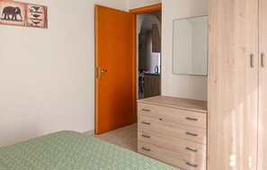 2 habitaciones, tabla de planchar con plancha y wifi gratis 