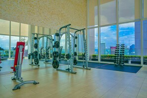 Fitness facility - Amazing Deluxe King Suite with WiFi in Kuala Lumpur , KLCC (Kuala Lumpur)