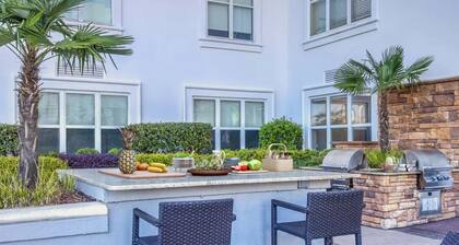 Charming 2-bedroom Apartment in Uptown Charlotte, Minutes to BOA Stadium