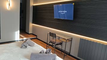 Design Double Room, 1 Queen Bed, Non Smoking, City View | Down duvets, individually decorated, desk, laptop workspace
