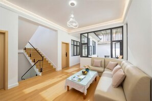 Ảnh chưa phân loại, 3 trong số 10 ảnh, nút