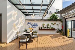Ảnh chưa phân loại, 2 trong số 10 ảnh, nút