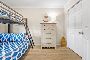 3 Schlafzimmer, Schreibtisch, Bügeleisen/Bügelbrett, kostenloses WLAN