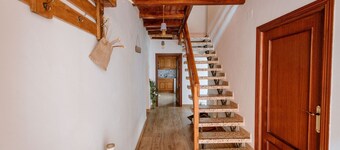 Casa di campagna 'La Lar' con vista sulle montagne, terrazza privata e Wi-Fi