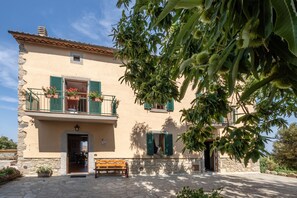 Exterior - Room 'Ginepro' with Shared Terrace, Shared Garden and Wi-Fi (Castel del Piano)
