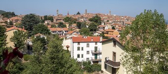 Room 'Castagno' with Private Terrace, Shared Garden and Wi-Fi