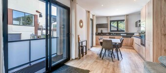 Apartment 'Aux Pieds Des Pistes - Appt A' with Mountain View, Wi-Fi and Air Conditioning