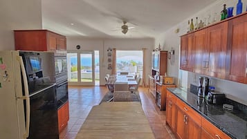 Fridge, microwave, dishwasher, coffee/tea maker