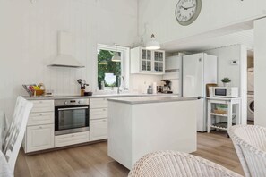 Geladeira, fogão, cooktop, lava-louças