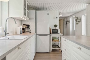 Refrigerador, horno, parrilla de estufa y lavavajillas 