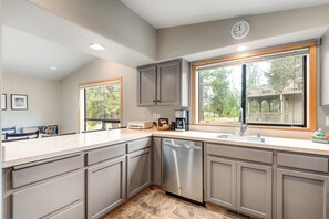 Fridge, microwave, oven, stovetop - "Hart Is Where The Home Is"--Sunriver Getaway--Close to Mount Bachelor (Bend)
