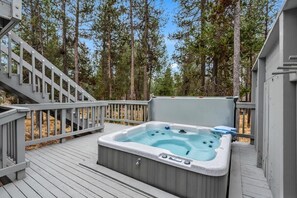 Tina de hidromasaje al aire libre