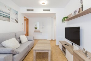 TV - Apartment 'Vivienda Maiva' with Private Terrace, Wi-Fi and Air Conditioning (Alhama de murcia)