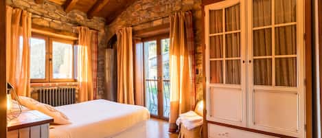 5 chambres, fer et planche Ă repasser, accĂšs au Wi-Fi (inclus)