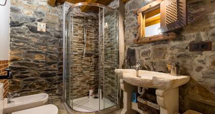 Country House 'El Paraiso Del Yayo' with Mountain View, Private Terrace and Wi-Fi