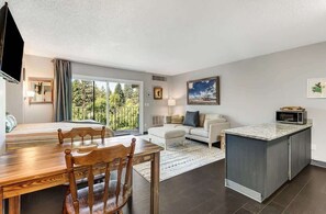 TV, fireplace, offices