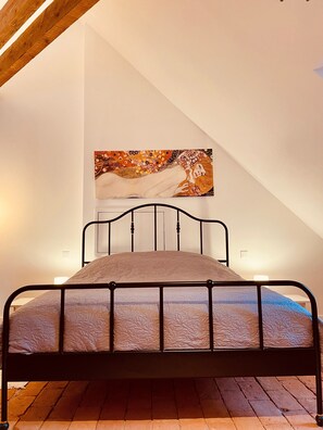 1 bedroom, iron/ironing board, free WiFi, bed sheets - Studio Apartment 'Hyper-Centre Villa Isabelle' with Mountain View and Wi-Fi (Allevard)