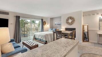 Iron/ironing board, free WiFi, bed sheets