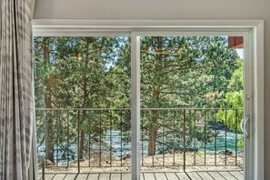 Interior - "Creative Licenses" - Riverfront Luxury In Downtown Bend. Pool and Hot Tub. (Bend)