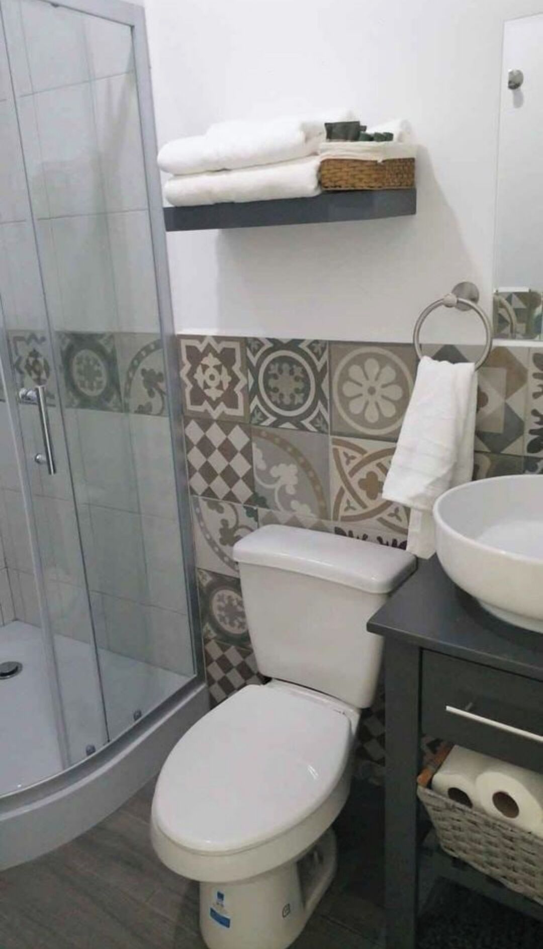 Dusche, Handtücher, Seife, Shampoo