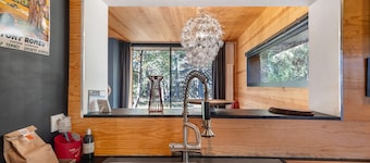 Modernes Familienchalet mit Bergblick, privater Terrasse und WLAN