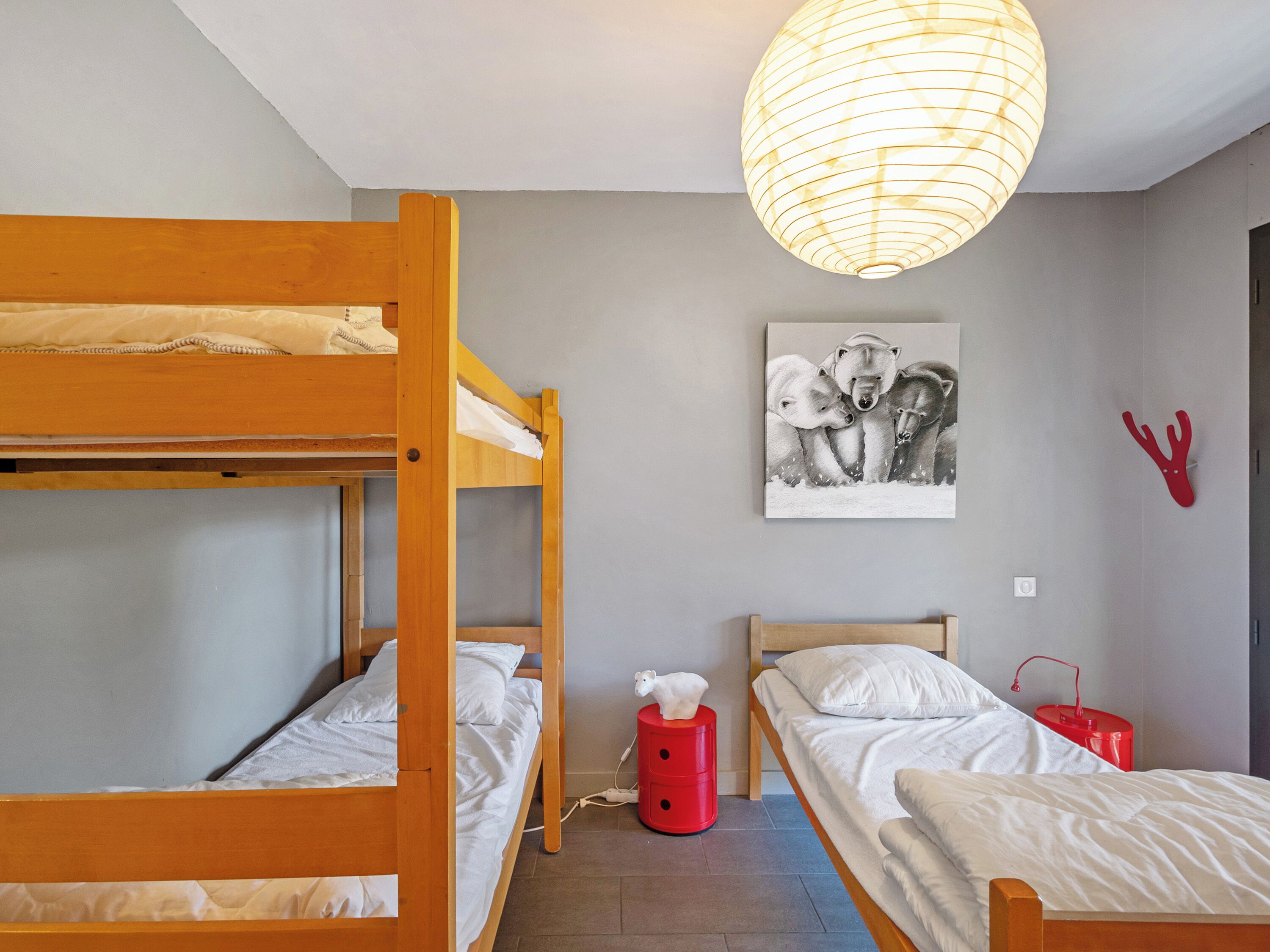 6 habitaciones, tabla de planchar con plancha y wifi gratis 