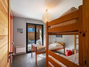 6 soverom, skrivebord, strykejern/-brett og wi-fi (inkludert)