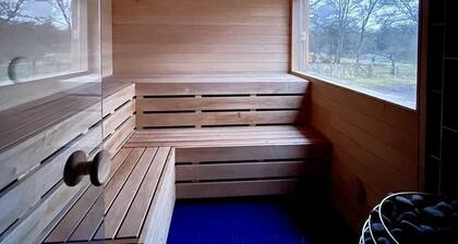 Ensuite Glamping Cabin with Swedish Wood Fired Tub