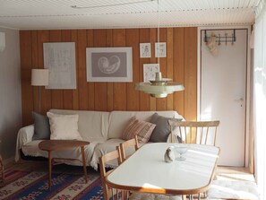 Living area - Small, cozy summer house in Marielyst (Væggerløse)