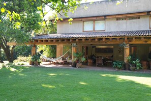 รับประทานอาหารกลางแจ้ง