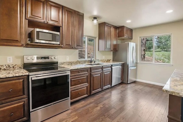 Frigorífic, microones, forn i placa de cuina