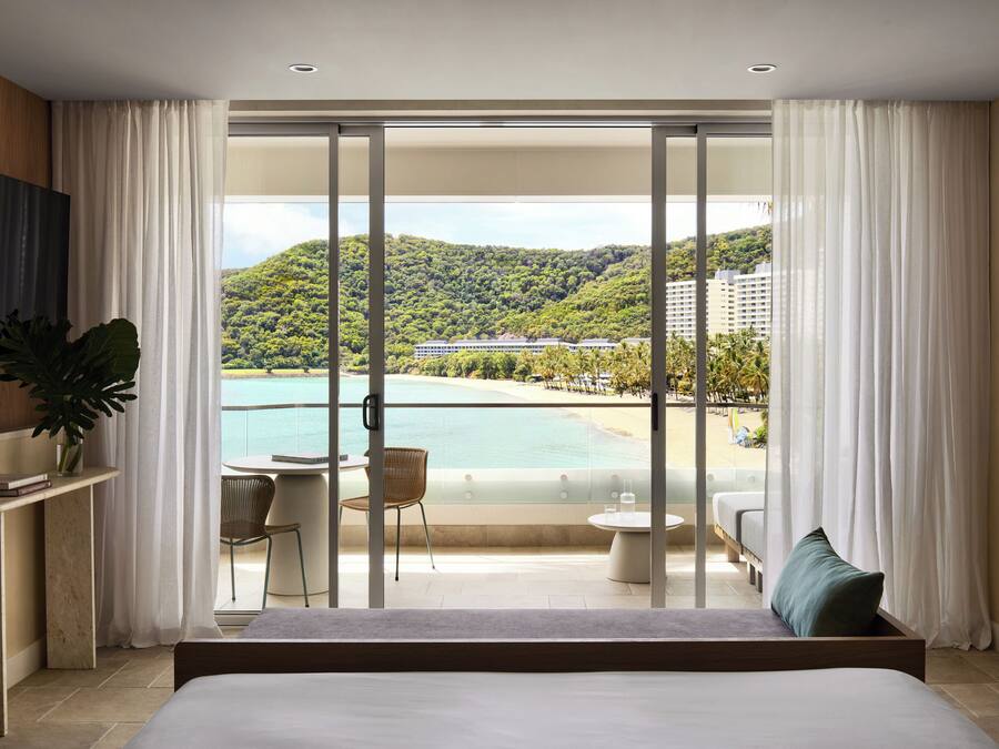 The Sundays Balcony room | Minibar, free cots/infant beds, free WiFi, bed sheets