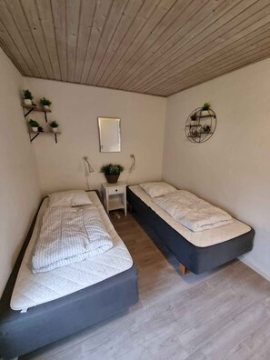 2 عدّة غرف نوم ومكواة/لوح كي وواي فاي مجانًا