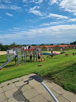 Children's area - Lovely holiday home in Allinge for 6 guests (Allinge)