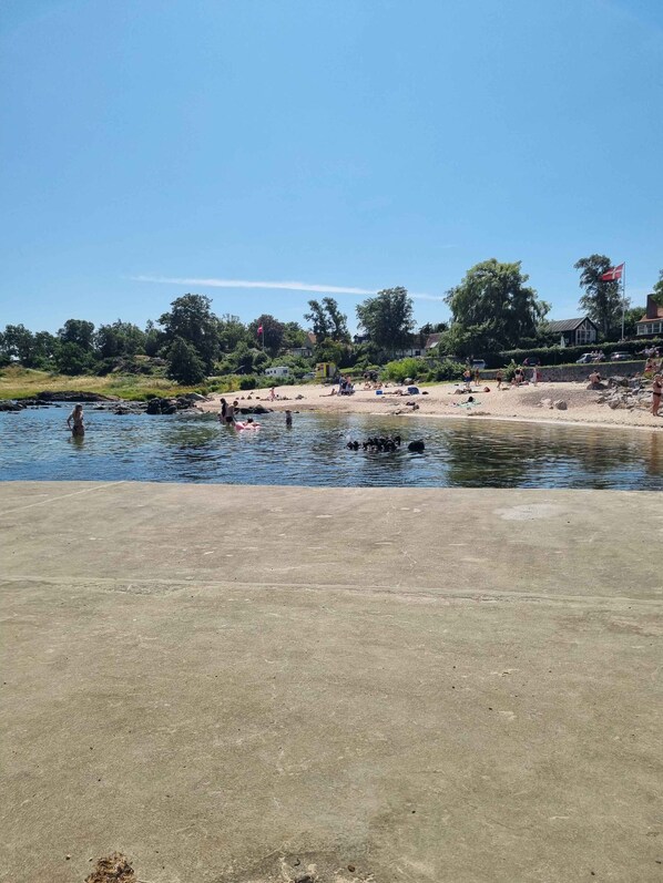 Beach - Lovely holiday home in Allinge for 6 guests (Allinge)