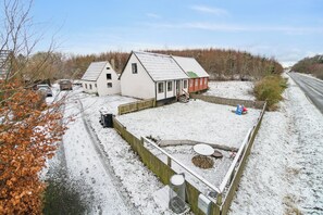 Exterior - Cosy house near forest (Rønne)