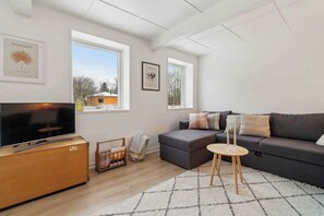 Living area - Cosy house near forest (Rønne)