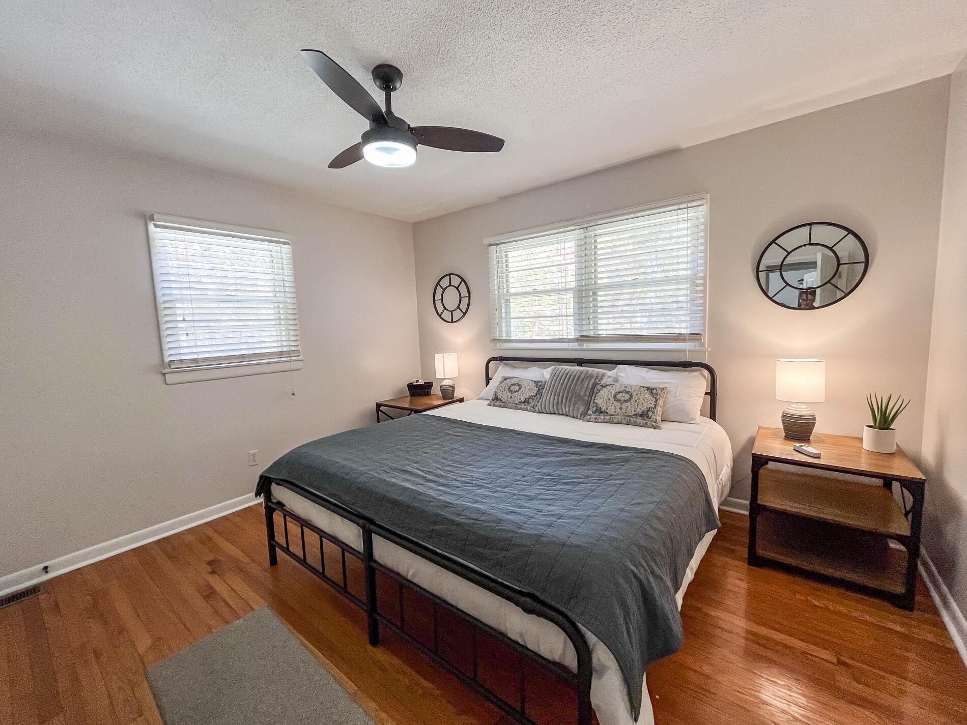 3 bedrooms, desk, free WiFi, bed sheets