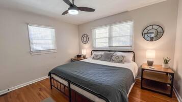 3 bedrooms, desk, free WiFi, bed sheets