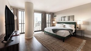 5 habitaciones, escritorio y tabla de planchar con plancha 