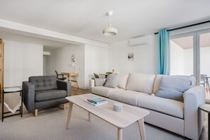 Télévision, chaîne hi-fi