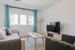 Télévision, chaîne hi-fi