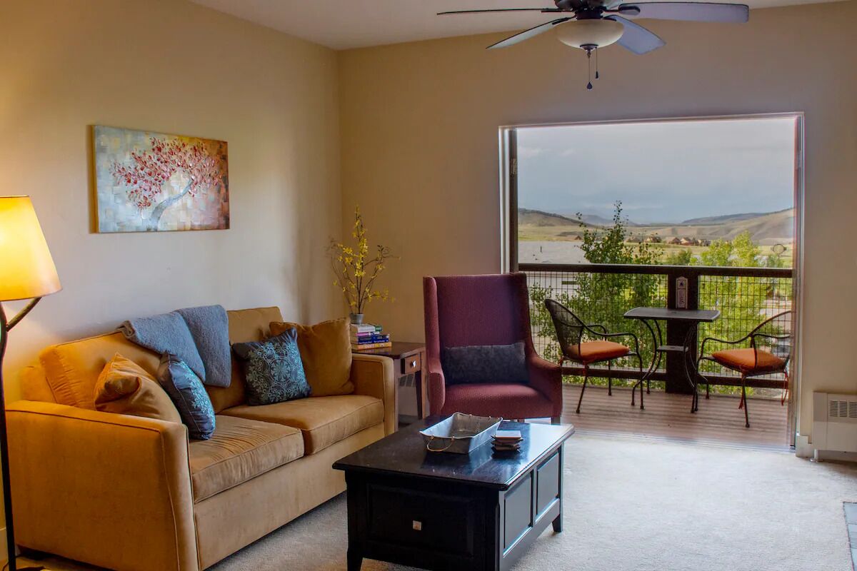 Charming 3BR/2BA Ski-In/Ski-Out Condo in Granby Ranch – Mountain Retreat!